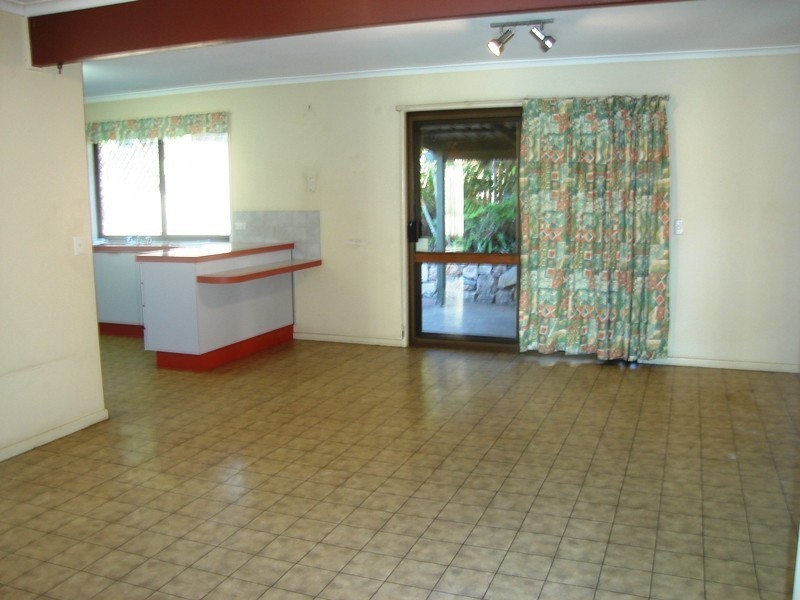 387 Winstanley Street, Carindale QLD 4152