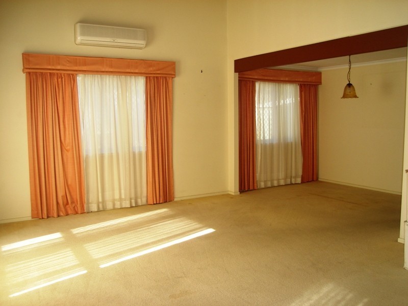 387 Winstanley Street, Carindale QLD 4152