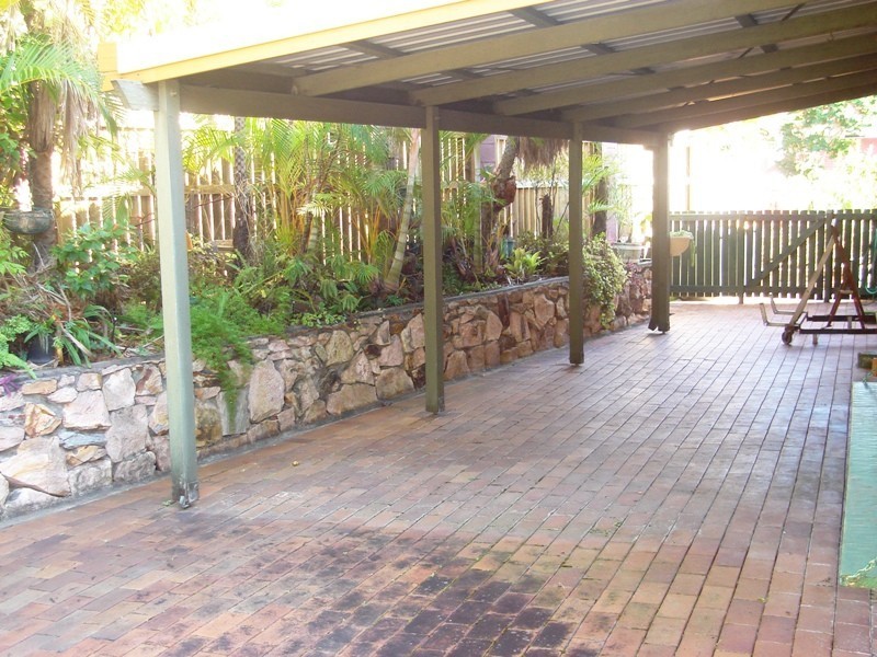 387 Winstanley Street, Carindale QLD 4152