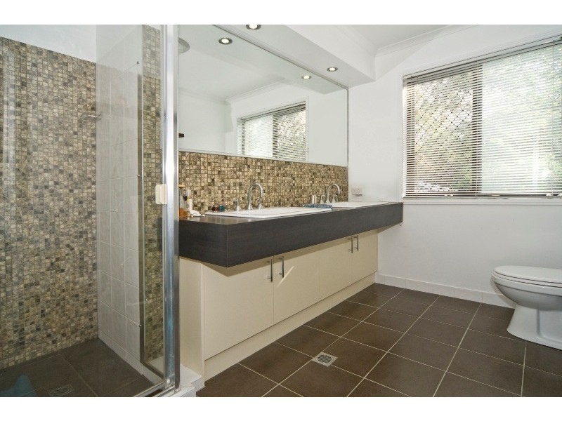 10 Coventry Circuit, Carindale QLD 4152