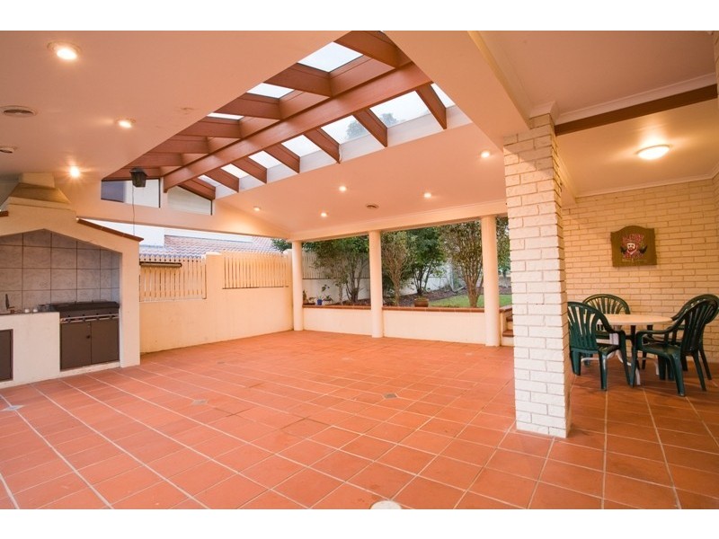 14 Kilmorey Street, Carindale QLD 4152