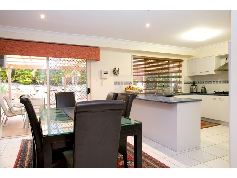 31 Oakley Street, Carindale QLD 4152