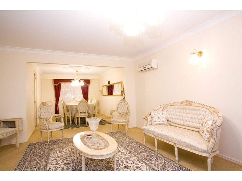 31 Oakley Street, Carindale QLD 4152