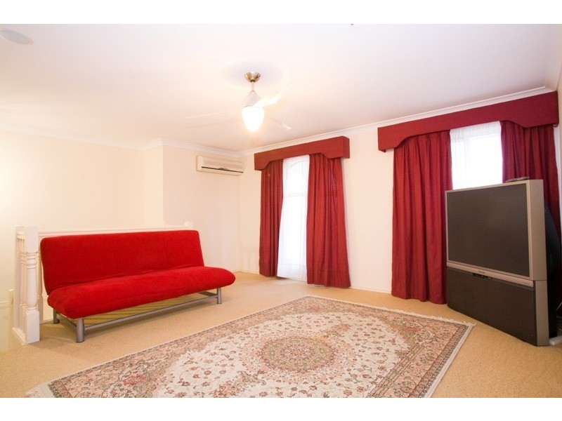 31 Oakley Street, Carindale QLD 4152