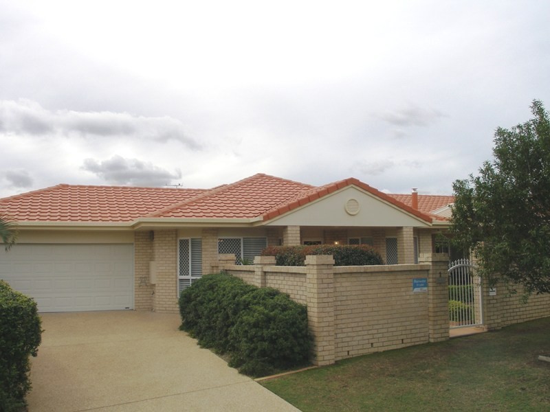 1 Barnstos Place, Carindale QLD 4152