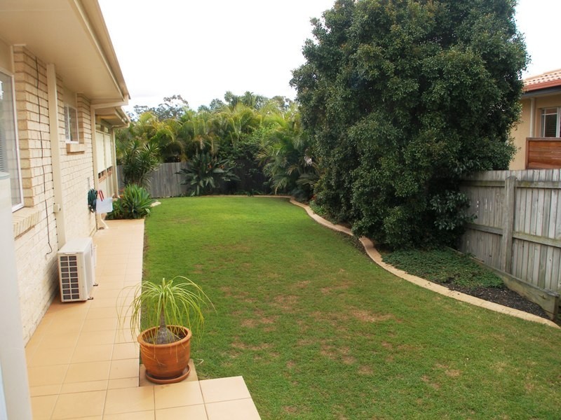 1 Barnstos Place, Carindale QLD 4152