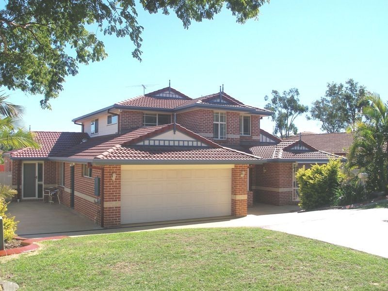 37 Golden Oak Crescent, Carindale QLD 4152
