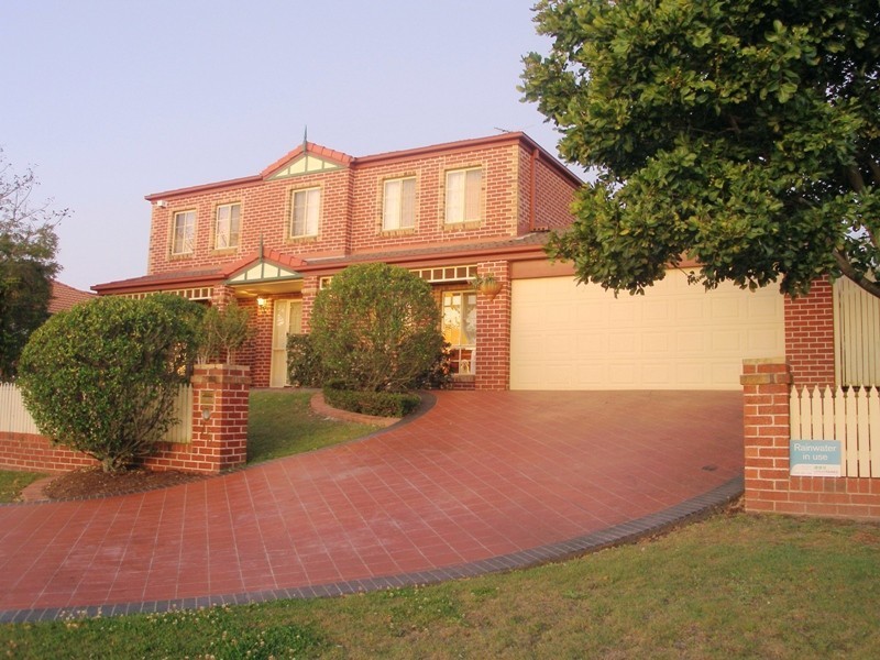 75 Golden Oak Crescent, Carindale QLD 4152