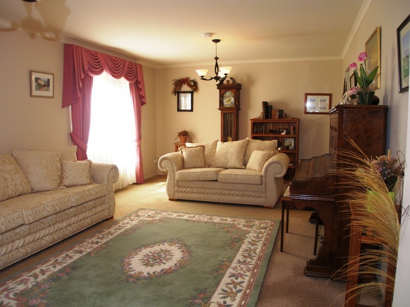 75 Golden Oak Crescent, Carindale QLD 4152