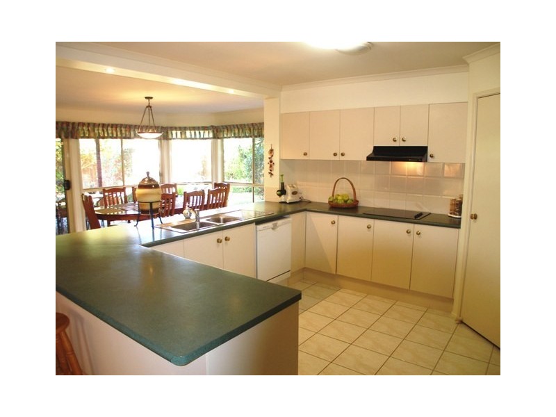 75 Golden Oak Crescent, Carindale QLD 4152