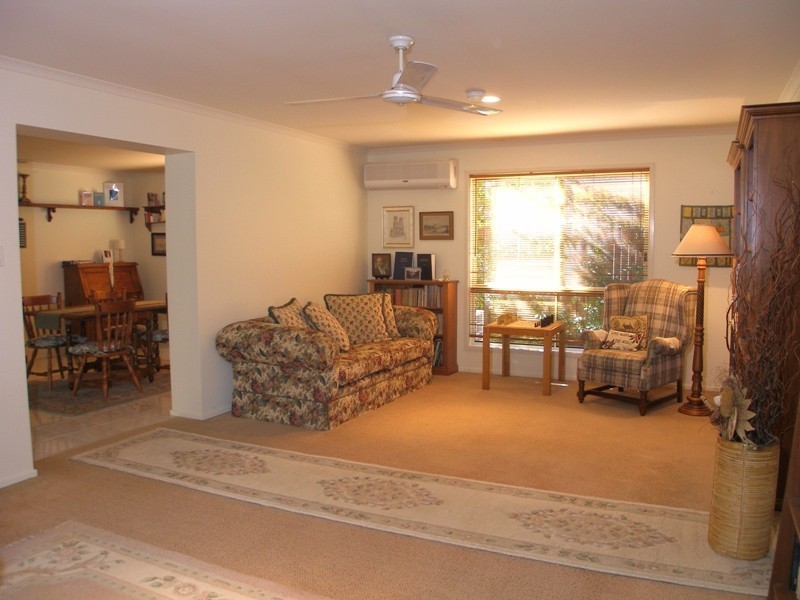 75 Golden Oak Crescent, Carindale QLD 4152