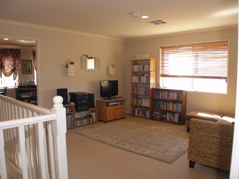 75 Golden Oak Crescent, Carindale QLD 4152