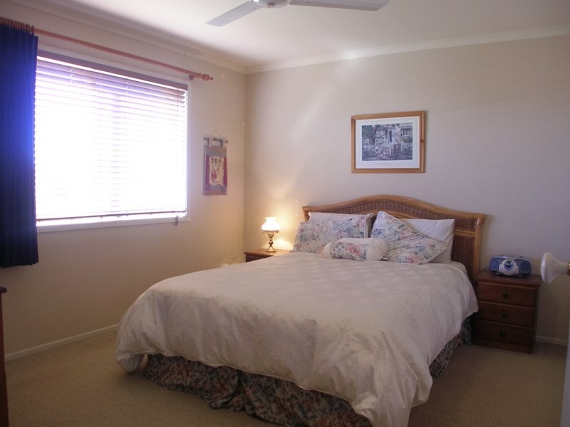 75 Golden Oak Crescent, Carindale QLD 4152