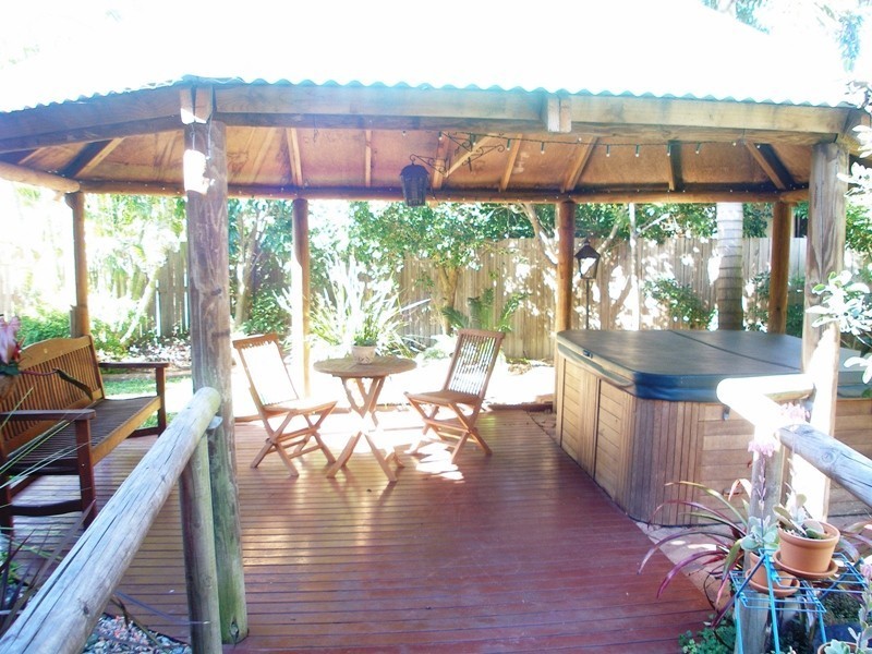 75 Golden Oak Crescent, Carindale QLD 4152