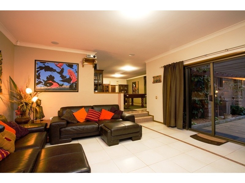 74 Kilmorey Street, Carindale QLD 4152