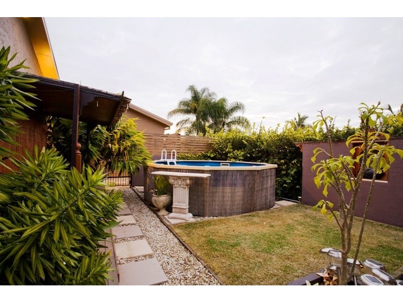 74 Kilmorey Street, Carindale QLD 4152