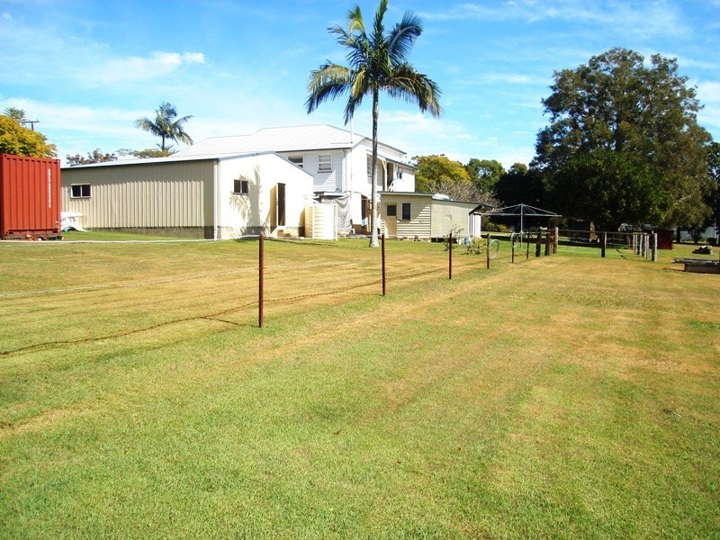 8 London Road, Belmont QLD 4153