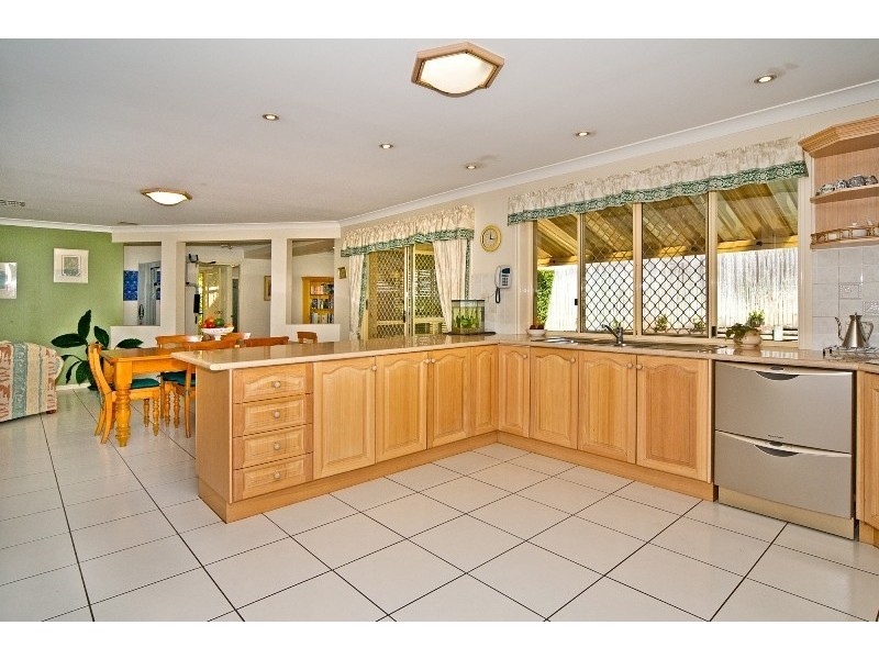 15 Homewood Place, Carindale QLD 4152