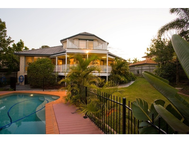 22 Beaulieu Crescent, Carindale QLD 4152