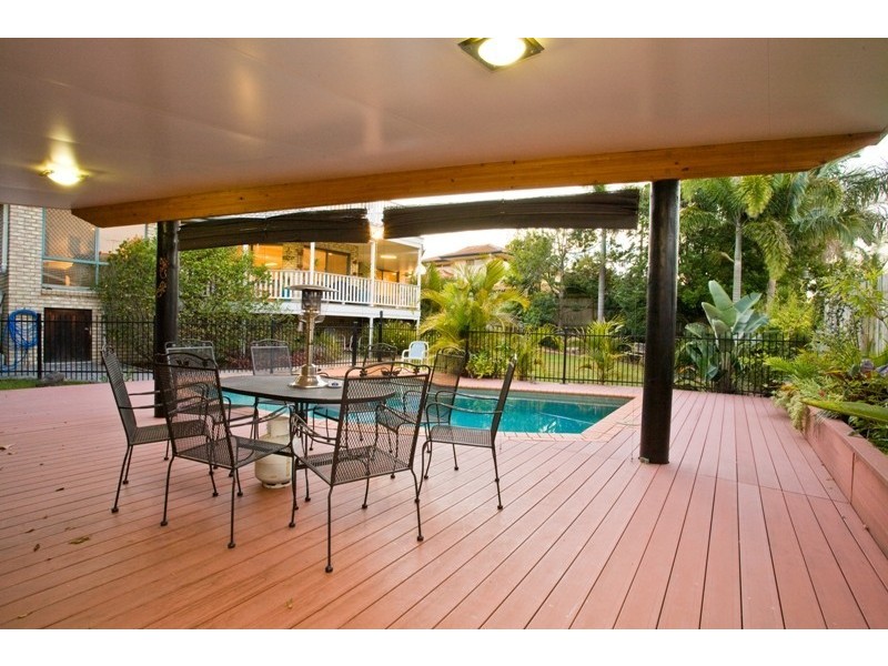 22 Beaulieu Crescent, Carindale QLD 4152