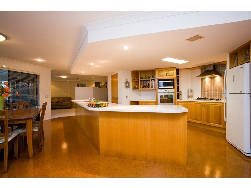 22 Beaulieu Crescent, Carindale QLD 4152