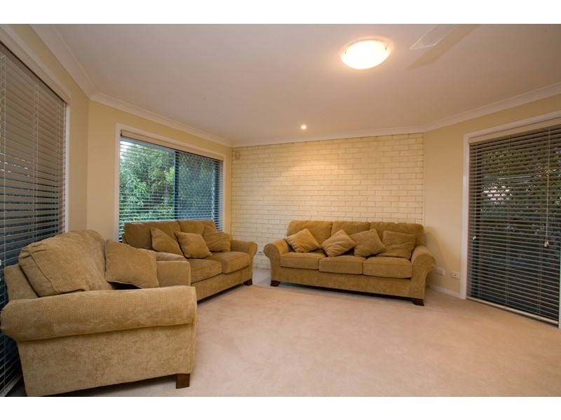 22 Beaulieu Crescent, Carindale QLD 4152