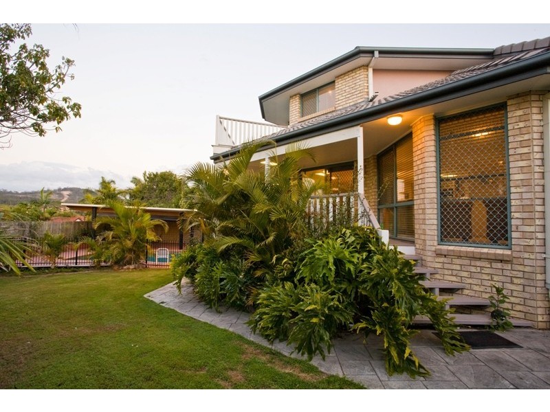 22 Beaulieu Crescent, Carindale QLD 4152