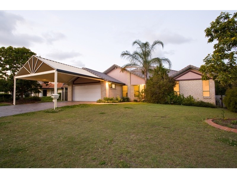22 Beaulieu Crescent, Carindale QLD 4152