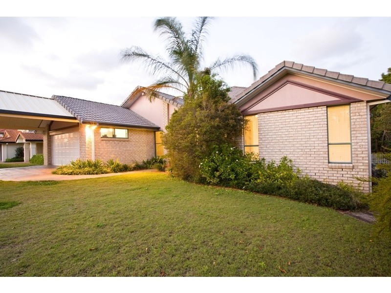 22 Beaulieu Crescent, Carindale QLD 4152