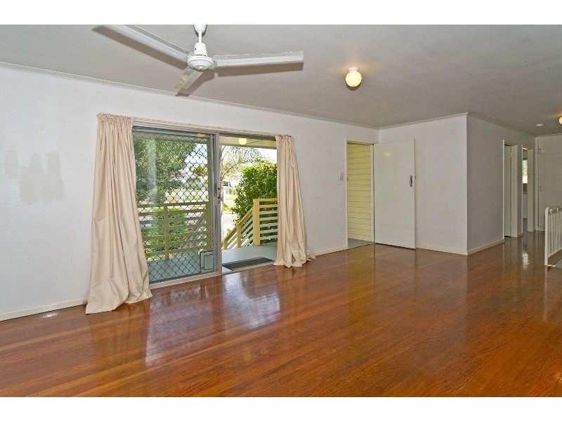 70 The Promenade, Camp Hill QLD 4152