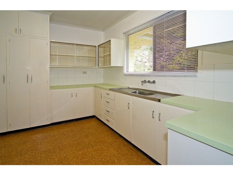 70 The Promenade, Camp Hill QLD 4152