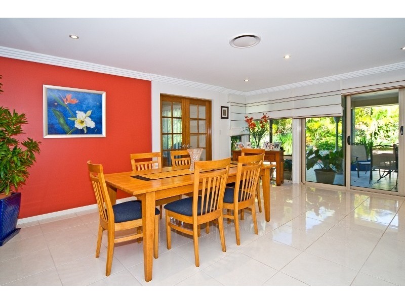 1 Bushlark Way, Carindale QLD 4152