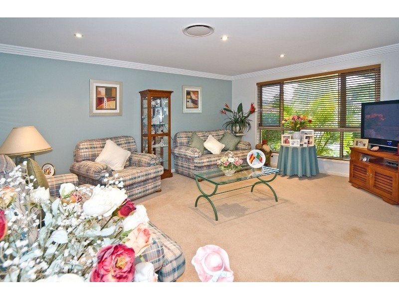 1 Bushlark Way, Carindale QLD 4152