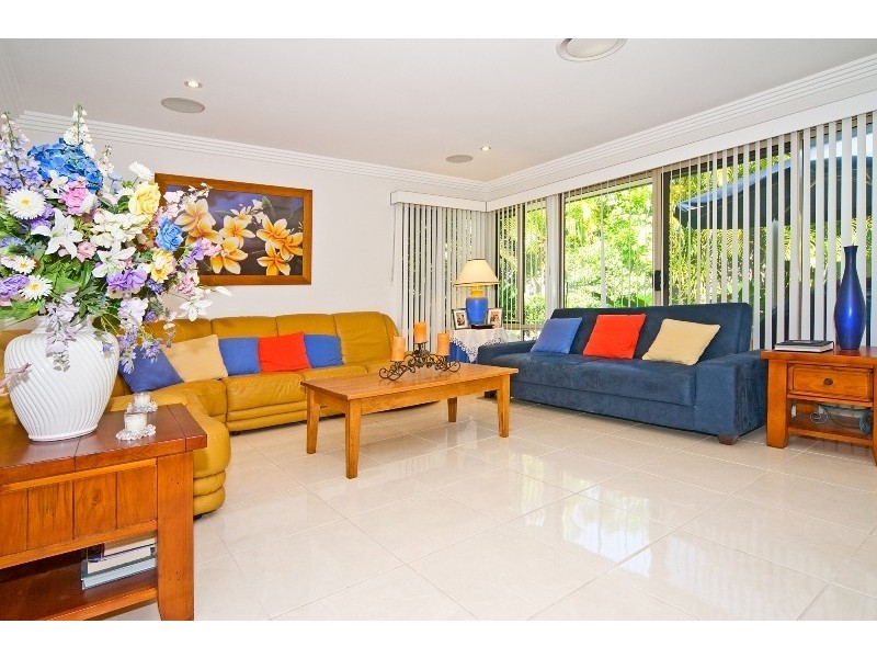 1 Bushlark Way, Carindale QLD 4152