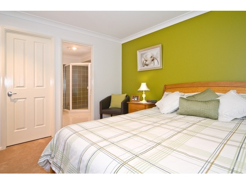 1 Bushlark Way, Carindale QLD 4152