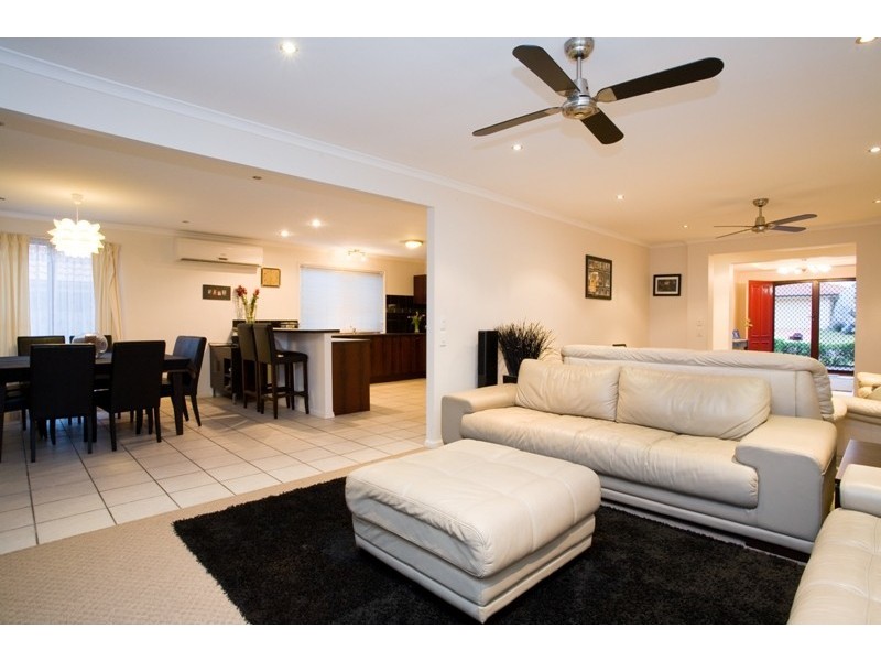 25 Aspen Street, Carindale QLD 4152