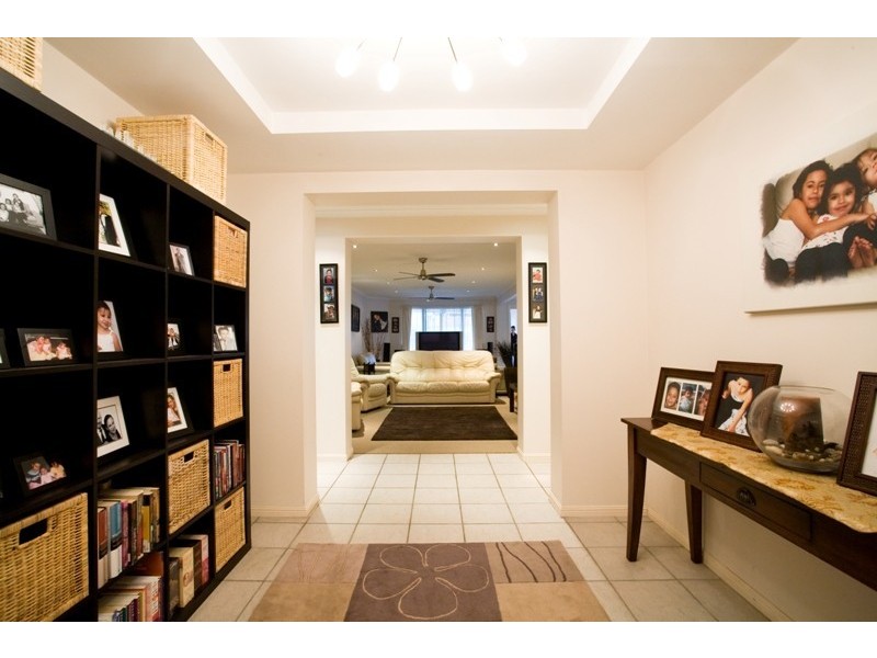 25 Aspen Street, Carindale QLD 4152