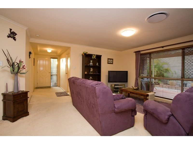96 Coventry Circuit, Carindale QLD 4152