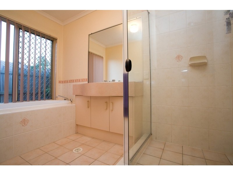 96 Coventry Circuit, Carindale QLD 4152