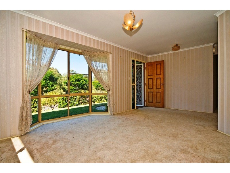 102 Cadogan Street, Carindale QLD 4152