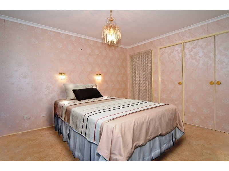 102 Cadogan Street, Carindale QLD 4152