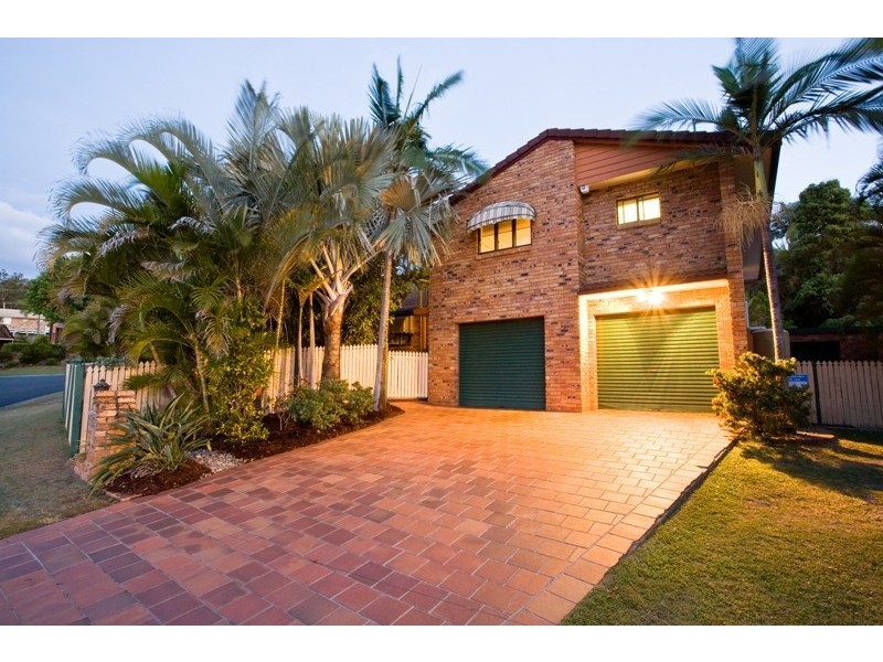 7 Raymore Court, Carindale QLD 4152