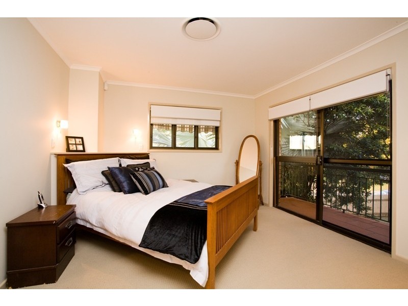 7 Raymore Court, Carindale QLD 4152