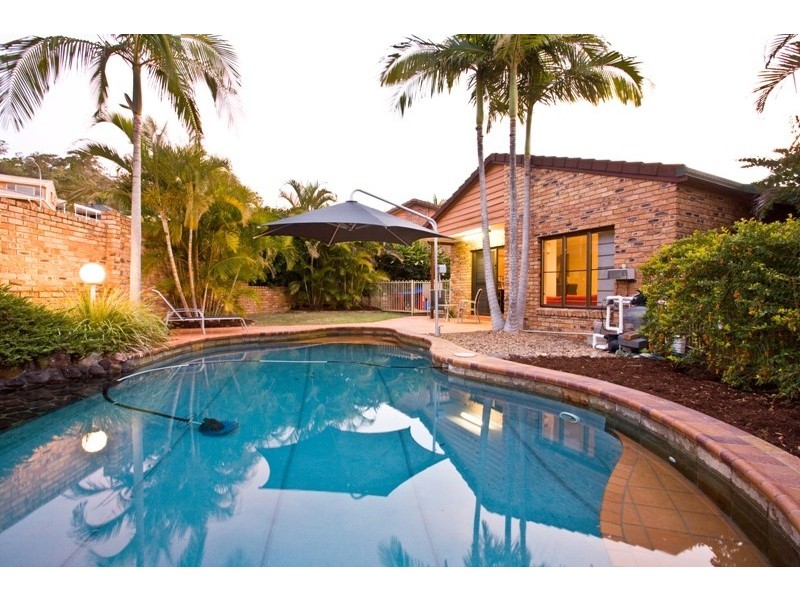 7 Raymore Court, Carindale QLD 4152