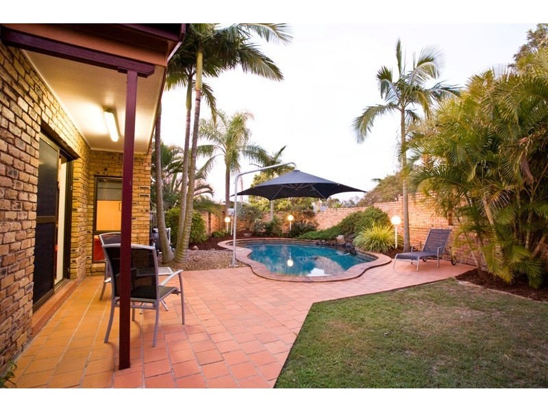 7 Raymore Court, Carindale QLD 4152