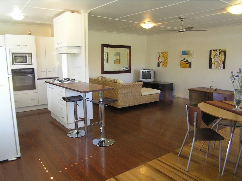 327 Hawthorne Road, Hawthorne QLD 4171