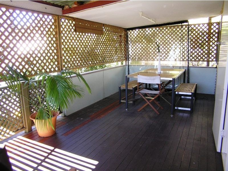 327 Hawthorne Road, Hawthorne QLD 4171