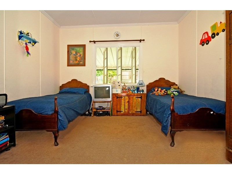 39 East Street, Camp Hill QLD 4152