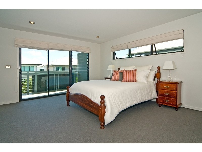 47 Shore Crescent, Bulimba QLD 4171