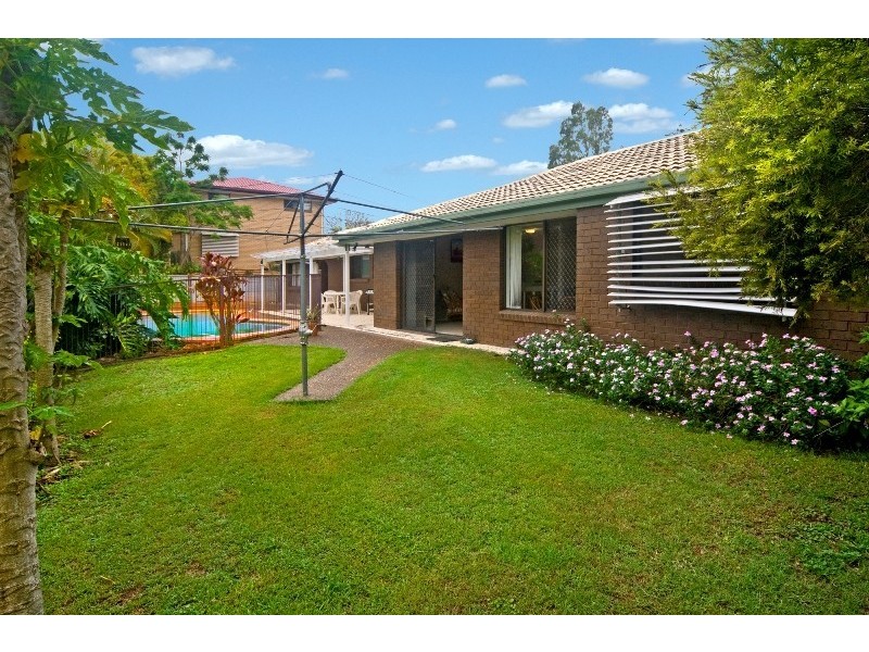 25 Bamburgh Street, Carindale QLD 4152